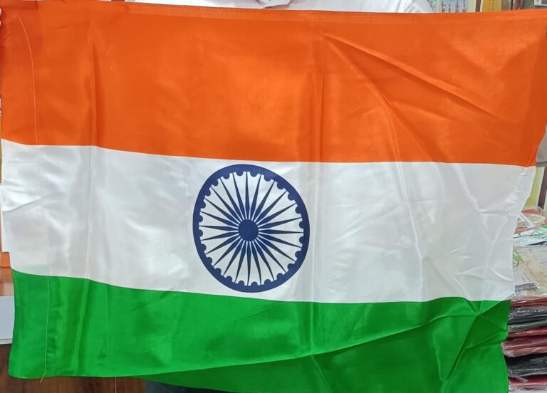 #har_ghar_tiranga #हर_घर_तिरंगा हर घर तिरंगा अभियान 2024 के तहत रांची मुख्य डाकघर में तिरंगा झंडे की बिक्री शुरू रांची जीपीओ द्वारा गर्व के साथ सूचित किया जाता है कि हर घर तिरंगा अभियान 2024 के अंतर्गत तिरंगा झंडे की बिक्री प्रारंभ की जा रही है। यह अभियान भारत सरकार द्वारा राष्ट्रीय ध्वज के प्रति सम्मान और देशभक्ति की भावना को और सुदृढ़ करने के उद्देश्य से शुरू किया गया है। रांची जीपीओ में तिरंगा झंडा मात्र ₹25/- में उपलब्ध है। हम सभी नागरिकों से अनुरोध करते हैं कि वे इस अवसर पर राष्ट्रीय ध्वज का क्रय कर अपने घरों पर फहराएं और देशभक्ति के इस महान पर्व में सहभागिता करें। तिरंगा झंडा उच्च गुणवत्ता वाला है, जो सभी मानकों का पालन करता है। इसे खरीदकर आप न केवल राष्ट्रीय ध्वज के प्रति अपना सम्मान व्यक्त करेंगे, बल्कि देश के हर कोने में देशभक्ति की भावना को भी प्रबल करेंगे। सामूहिक ऑर्डर के लिए विशेष सुविधा भी उपलब्ध है। कोई भी संस्था, संगठन, या व्यक्ति बड़ी मात्रा में तिरंगा झंडे खरीदने के लिए संपर्क कर सकता है। bulk ऑर्डर के लिए संपर्क करने हेतु आप 9471172111 पर कॉल कर सकते हैं। आइए, हम सब मिलकर इस अभियान को सफल बनाएं और अपने राष्ट्र के प्रति प्रेम और सम्मान को प्रदर्शित करें। #gporanchi #ranchi #indianpost #jharkhand